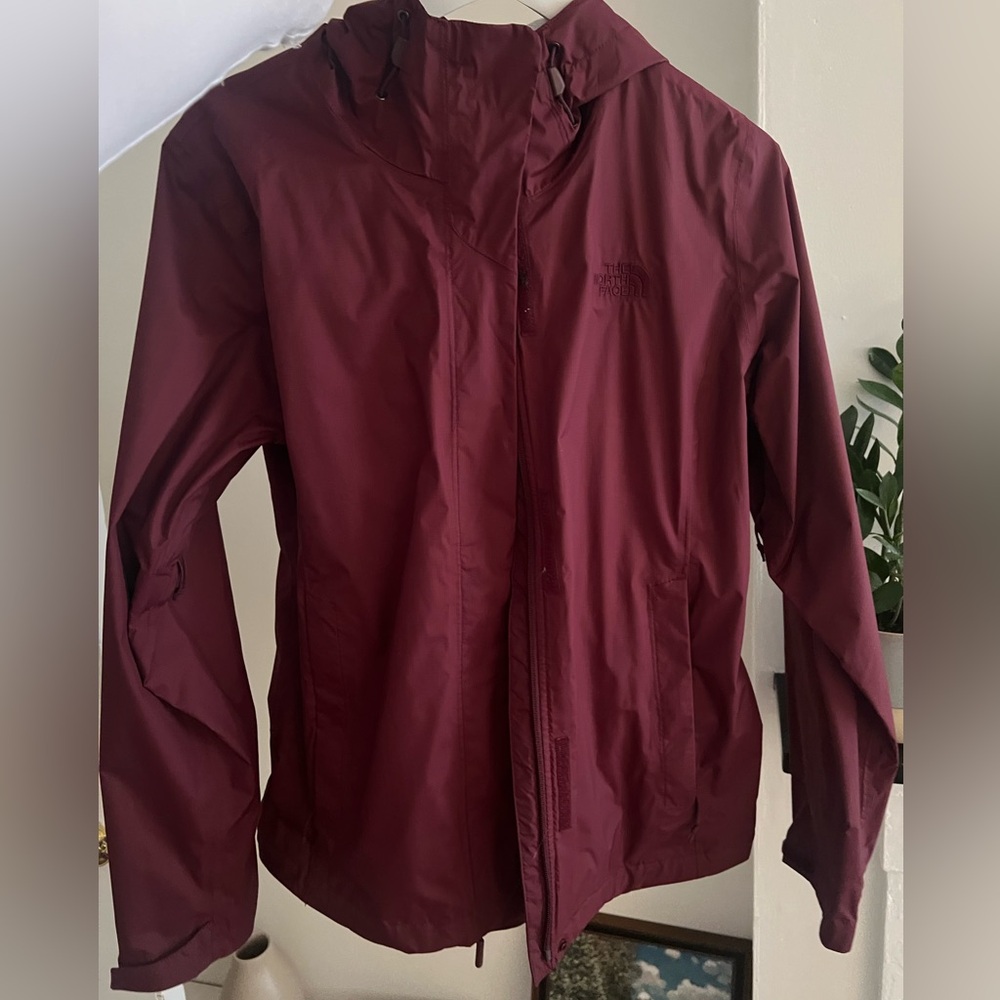 The North Face Venture 2 Rain Jacket - Women's Medium